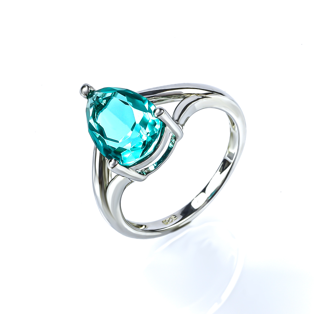 Anillo De Paraiba En Corte De Pera